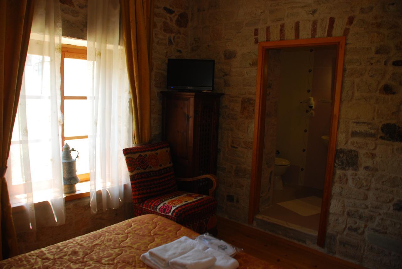 Foca Antik Otel Exterior photo