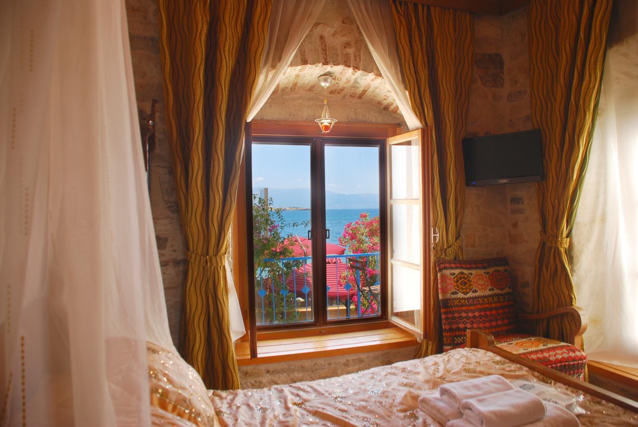 Foca Antik Otel Exterior photo